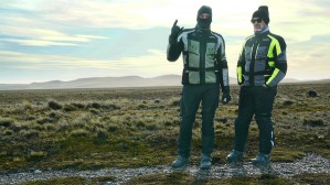 wojtek i czarek na tle patagonskich przestrzeni